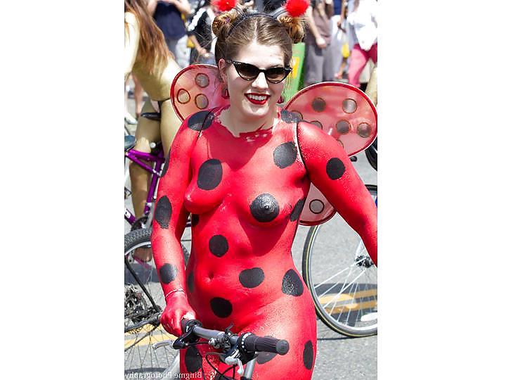 25P Nude Painted Ladies in Public Fetish Gallery 24
