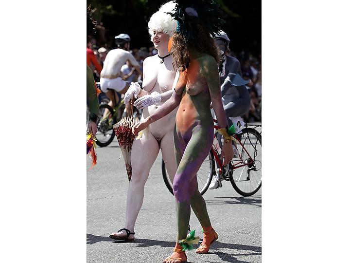 25P Nude Painted Ladies in Public Fetish Gallery 24