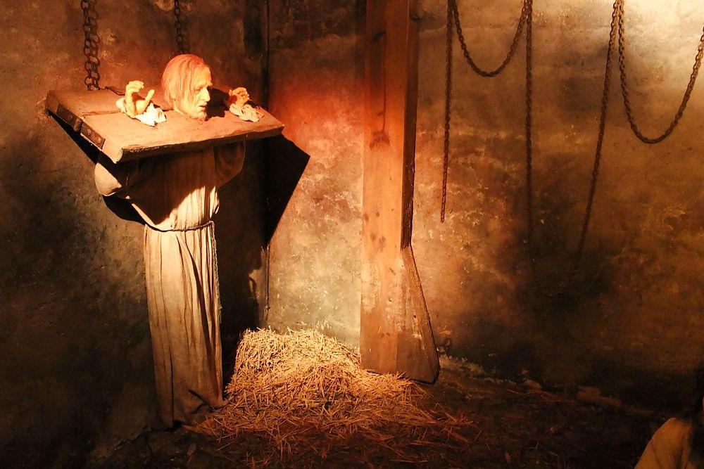 10P Torture museum