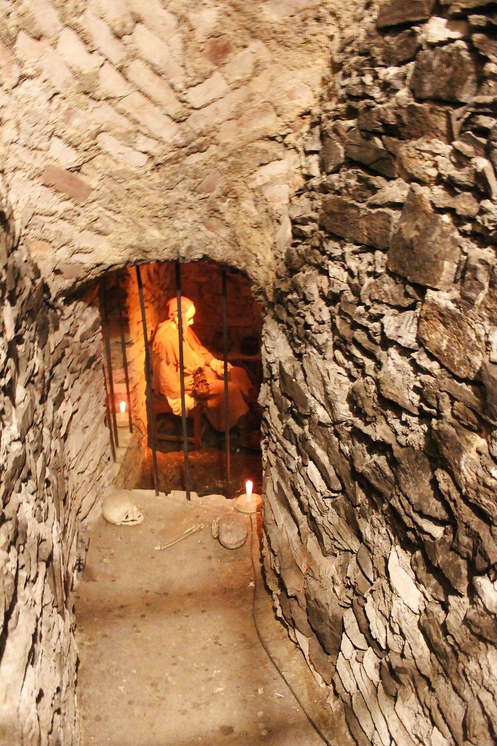 10P Torture museum