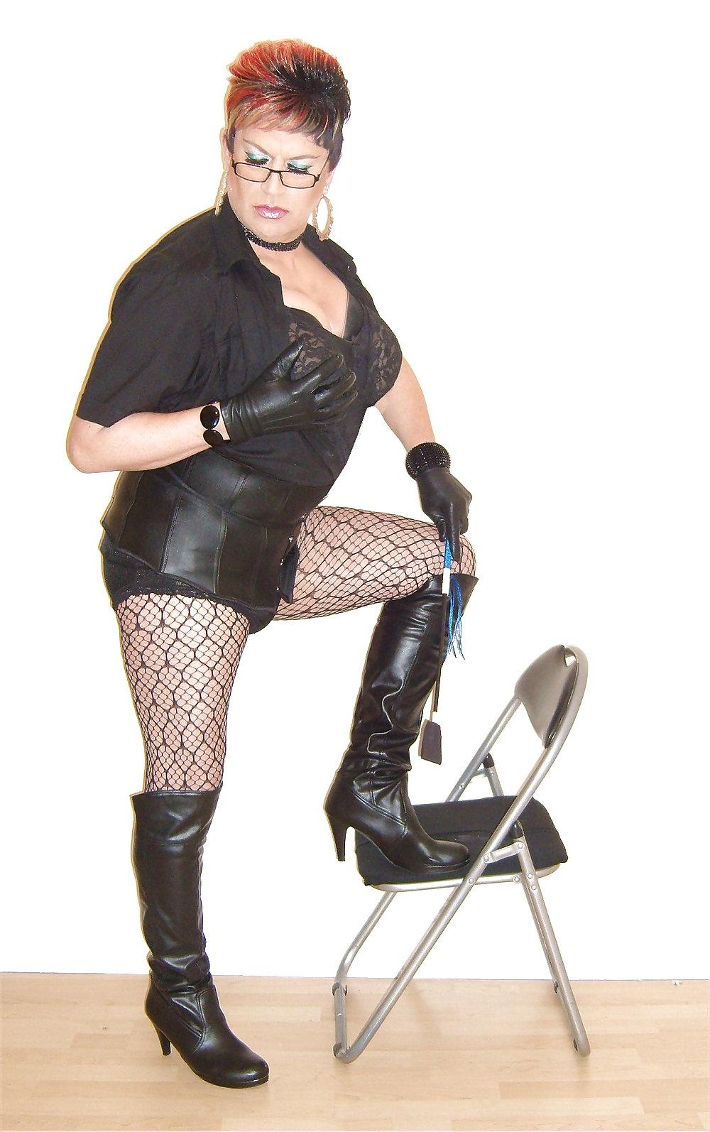 15P Domme Bitch