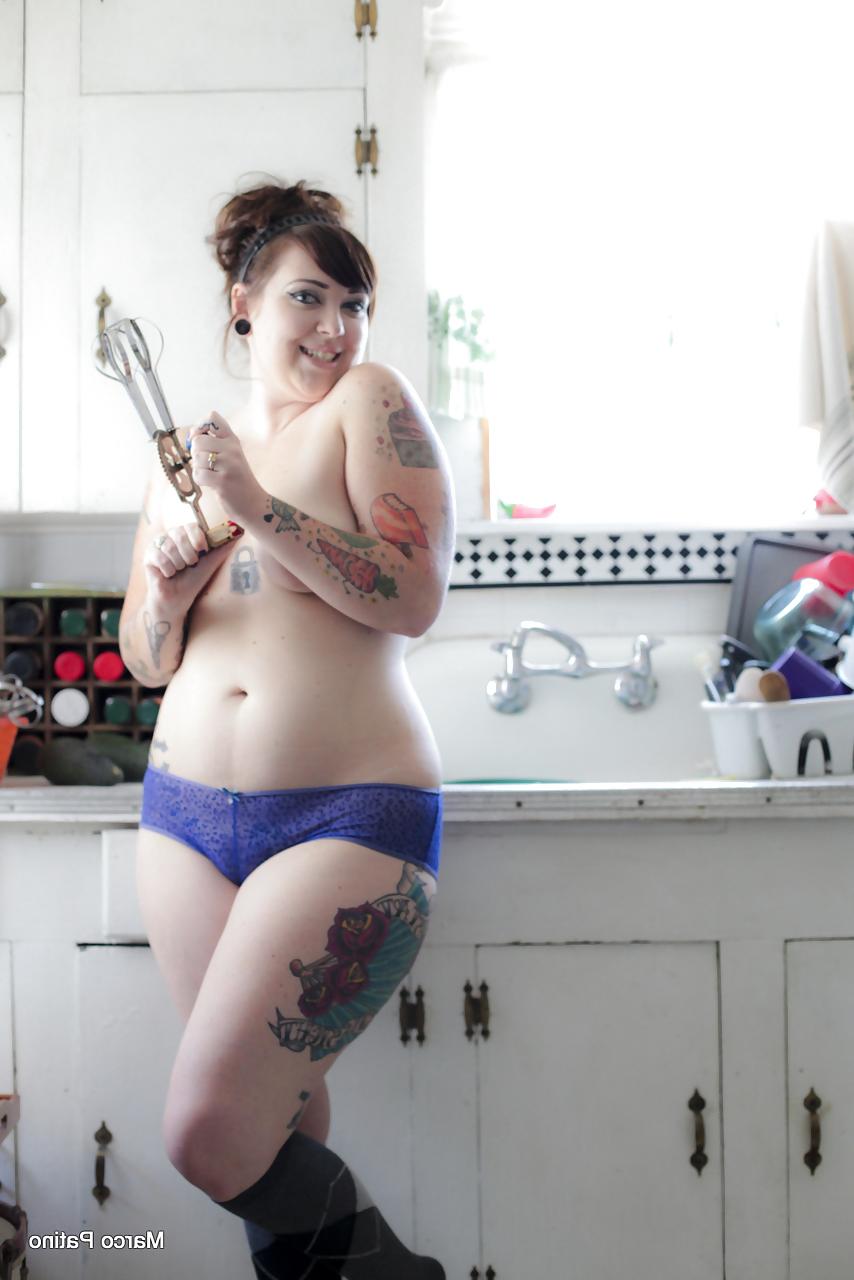 25P From Chubby, through Thick, to Big - Beautiful Women 03