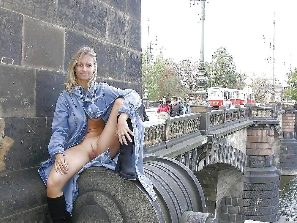 18P Wide and Open in Public -112-