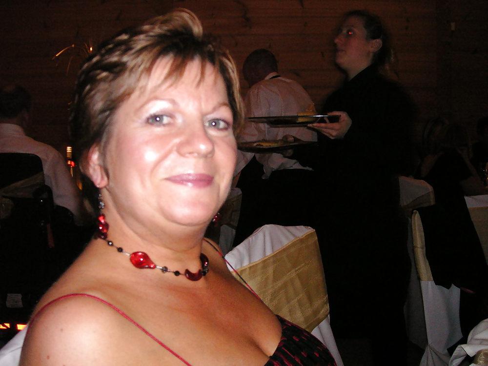 16P British Milf Cathy of Manchester