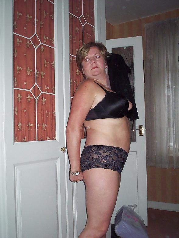 16P British Milf Cathy of Manchester