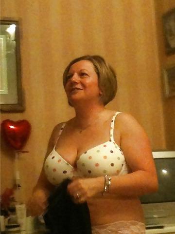 16P British Milf Cathy of Manchester