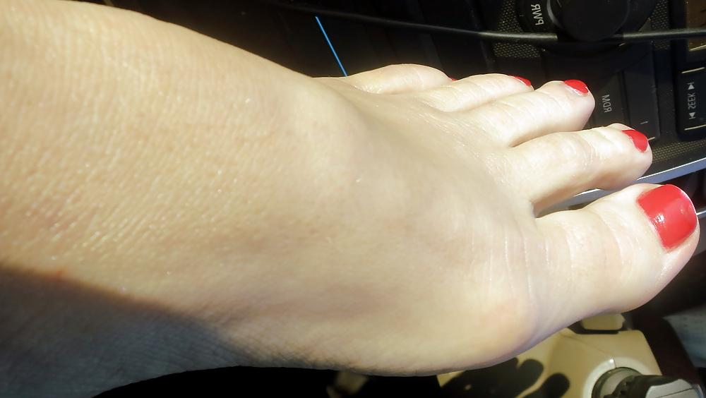25P Lick my shoes and feet