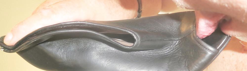 25P Lick my shoes and feet