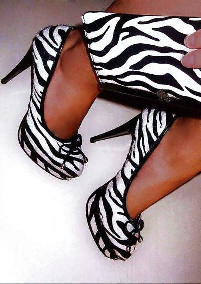 25P Feet and heel fetish 10