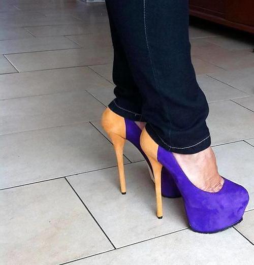 25P Feet and heel fetish 10