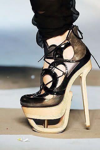 25P Feet and heel fetish 10