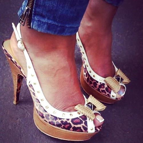 25P Feet and heel fetish 10
