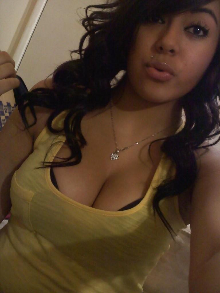 12P How dou you like this busty latina bitch? (comment pls)