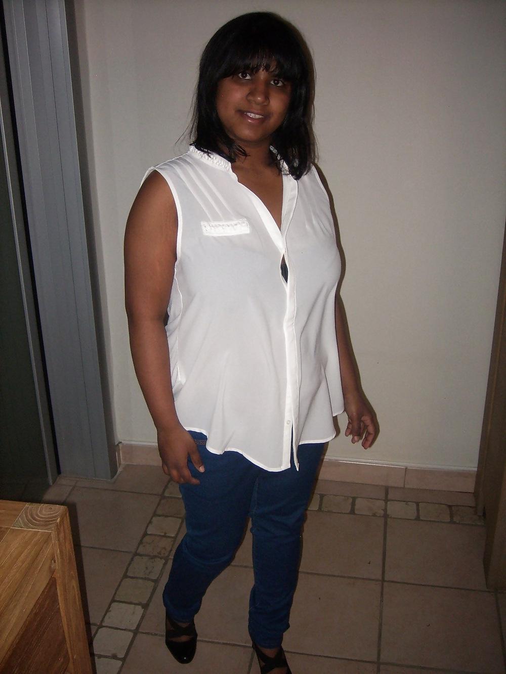 25P Chubby indian GF strips