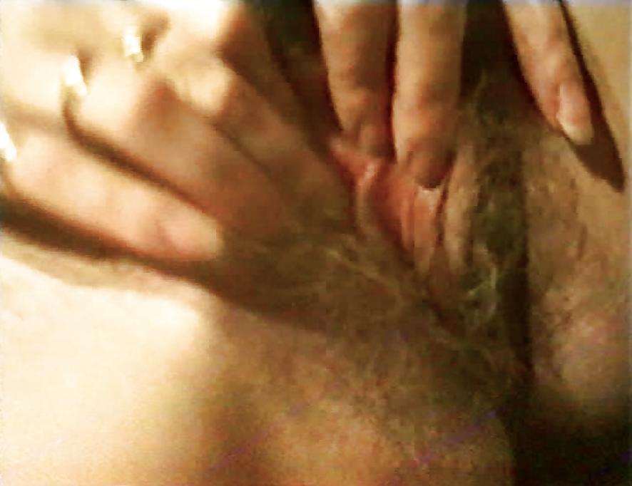 8P SAG - Sexy Bitch Hairy Pussy Play 01 - Fotzenspiel