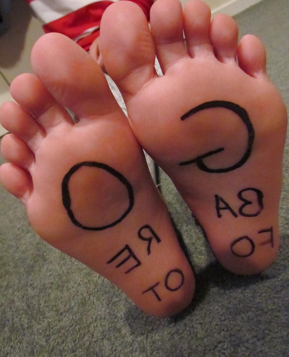 25P Feet Galore
