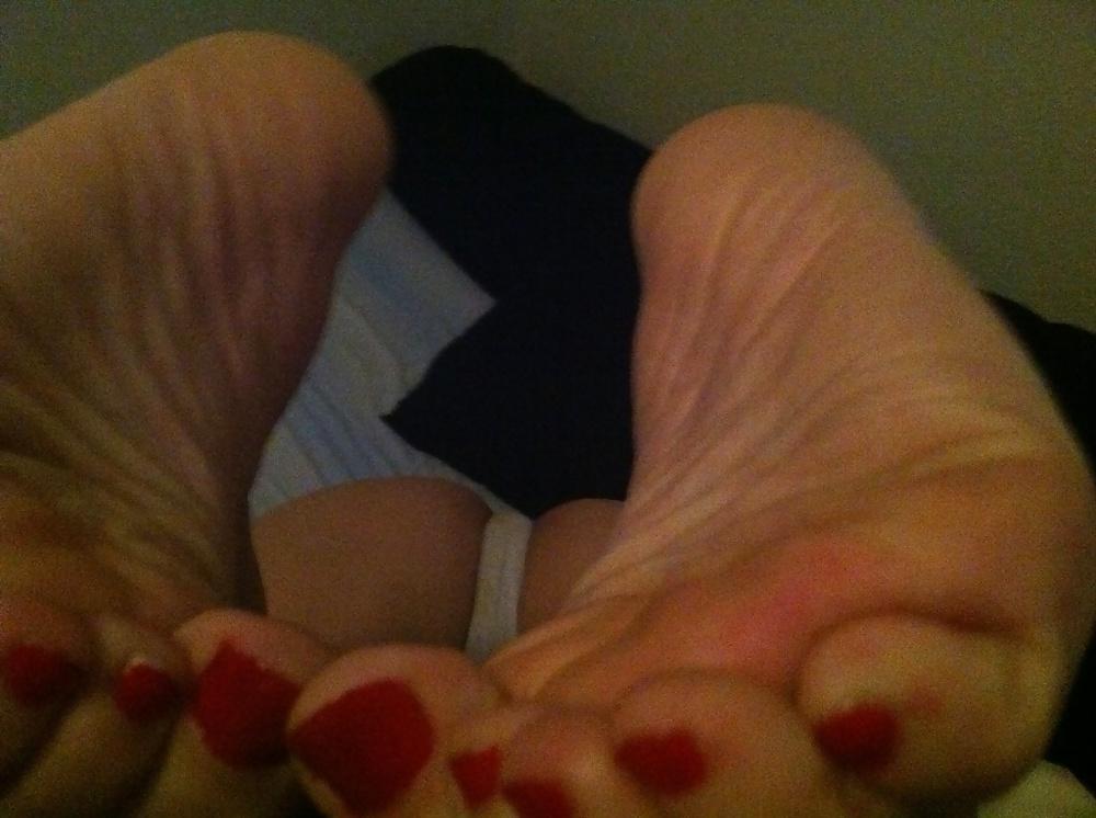 25P Feet Galore