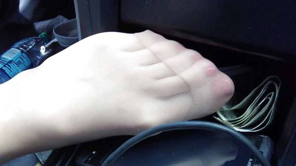 25P Nylon Feet 001