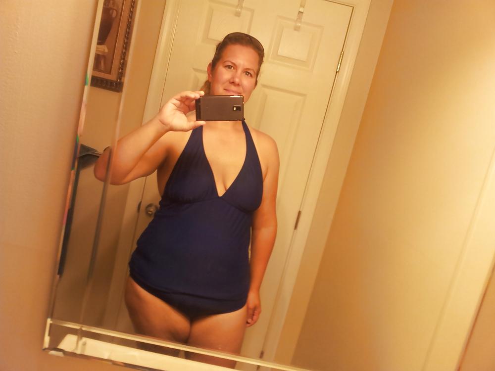 21P Big sloppy girl...kinda hot in a weird way