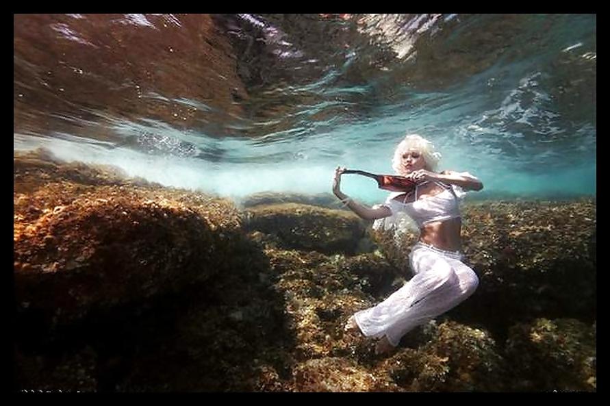 25P Underwater Art Anatoly Beloshchin for Black--Widow II