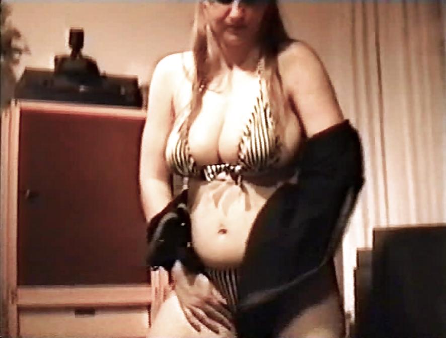 10P SAG - Hot Voluptuous Big Boobed Bikini Bitch 09