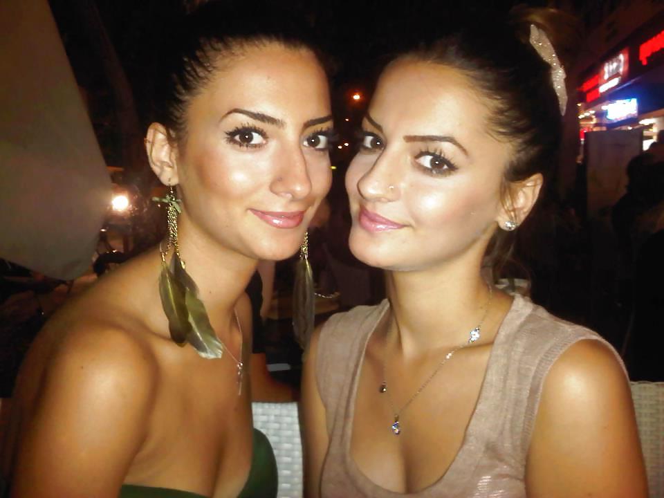 8P Cute sexy turkish girl