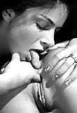 20P Erotic art of kissing pussy