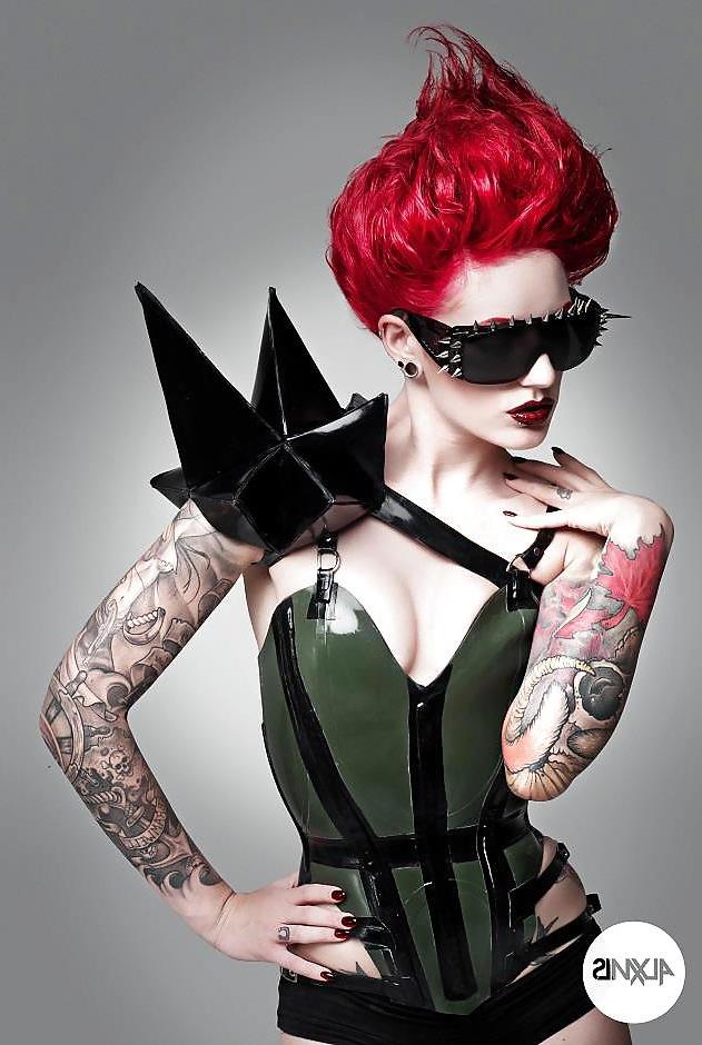 25P Tattoo models (female) 19.2