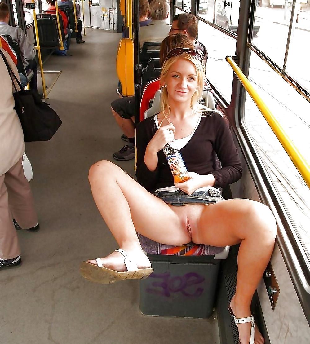 18P Wide and Open in Public -103-