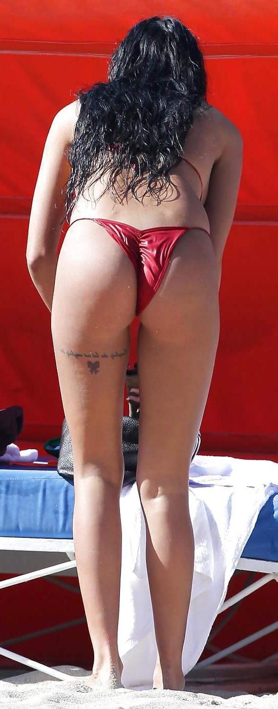 14P Trop bonne nabilla she was very hot she is a big bitch