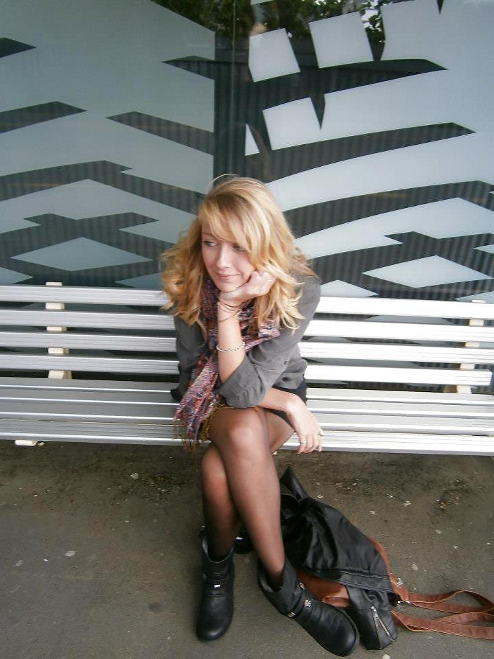 14P Sexy Blonde Bitch WWYD