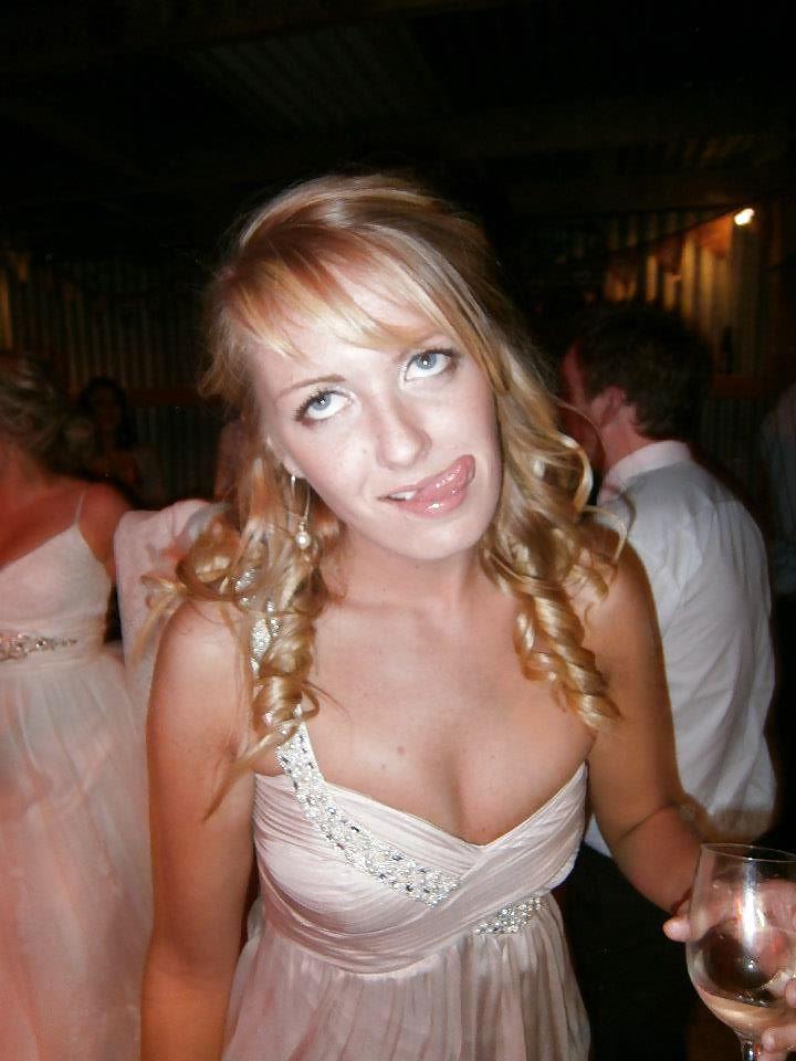14P Sexy Blonde Bitch WWYD
