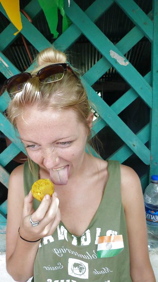 14P Sexy Blonde Bitch WWYD