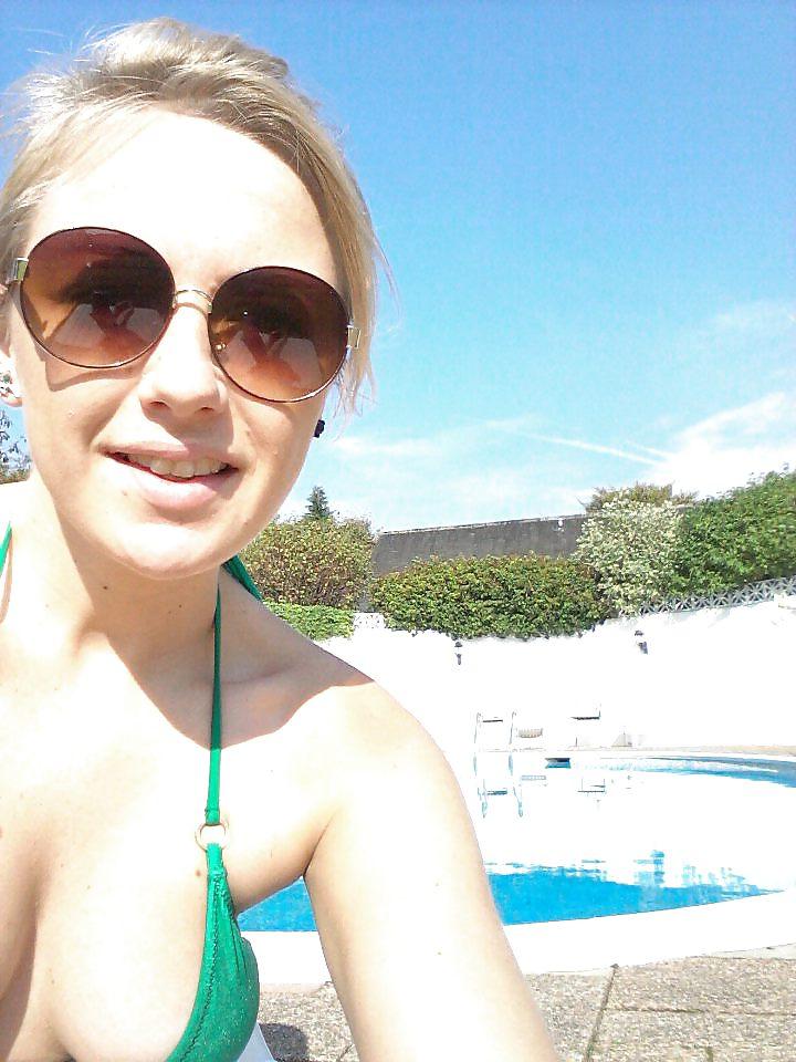 14P Sexy Blonde Bitch WWYD