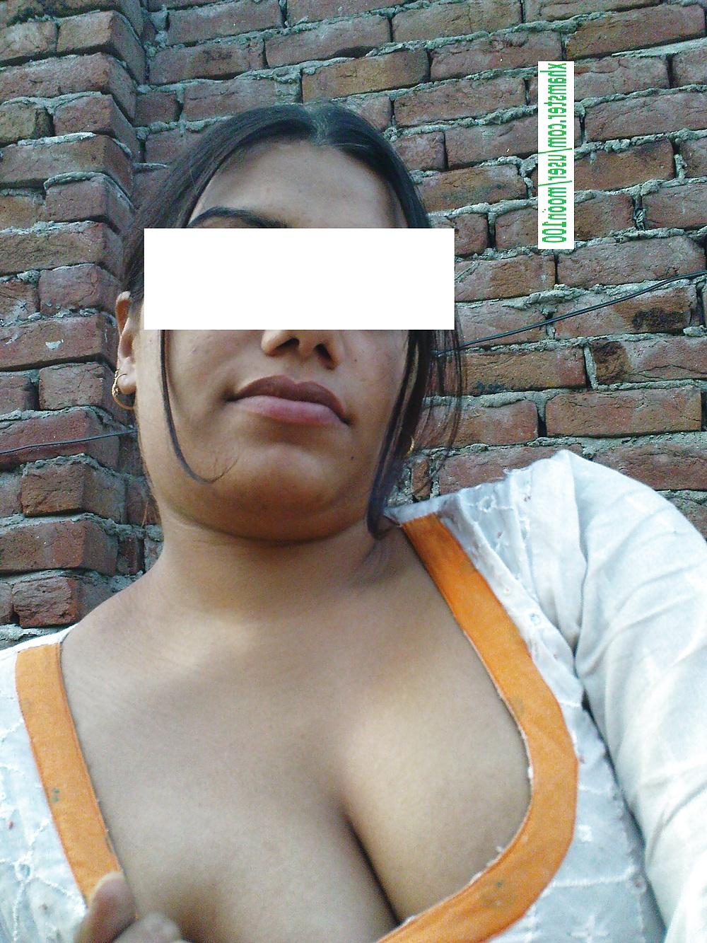 16P PAKI VILLEGE FEMALE