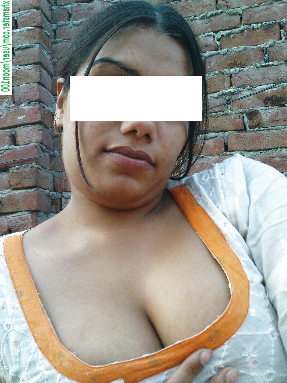 16P PAKI VILLEGE FEMALE