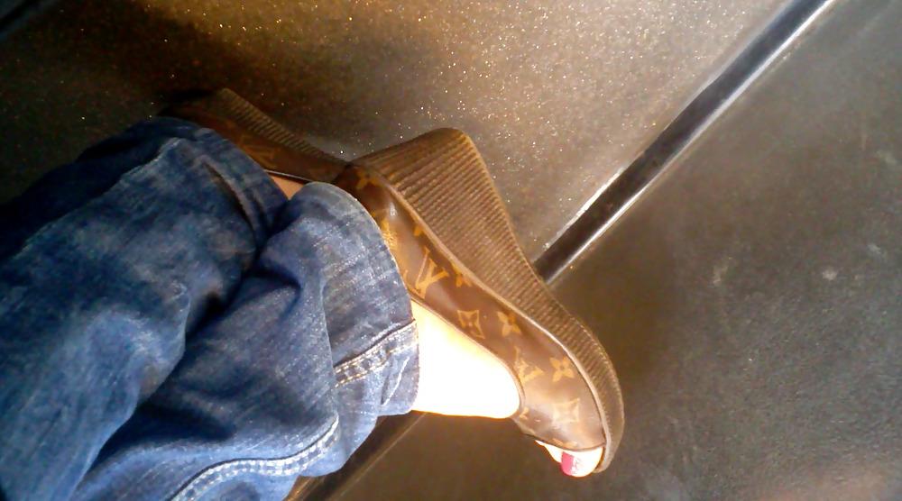 25P Candid voy feet
