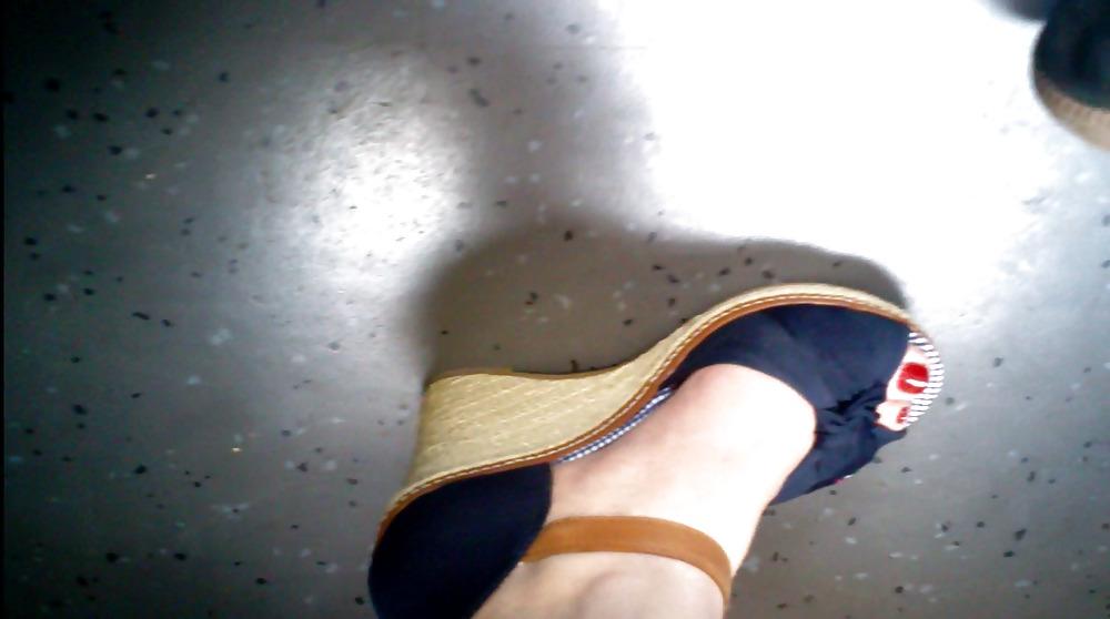 25P Candid voy feet