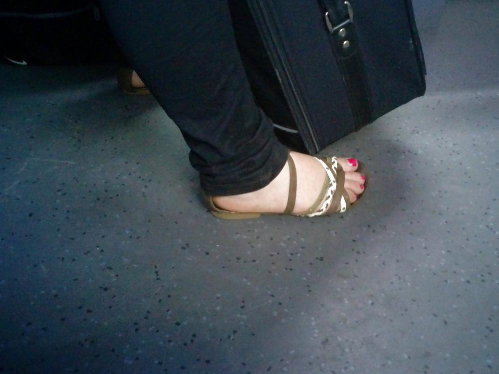 25P Candid voy feet