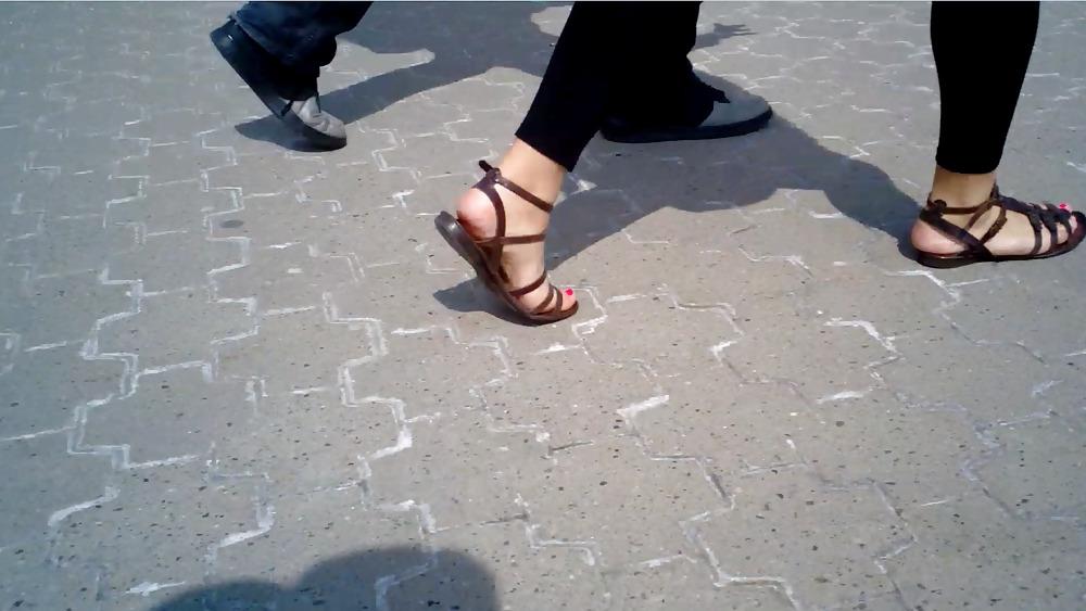 25P Candid voy feet