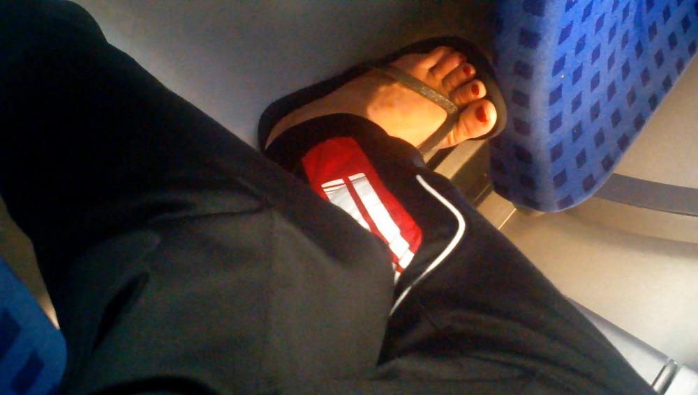 25P Candid voy feet