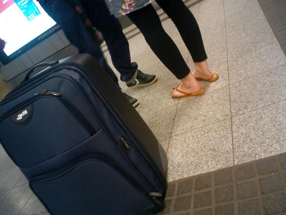 25P Candid voy feet
