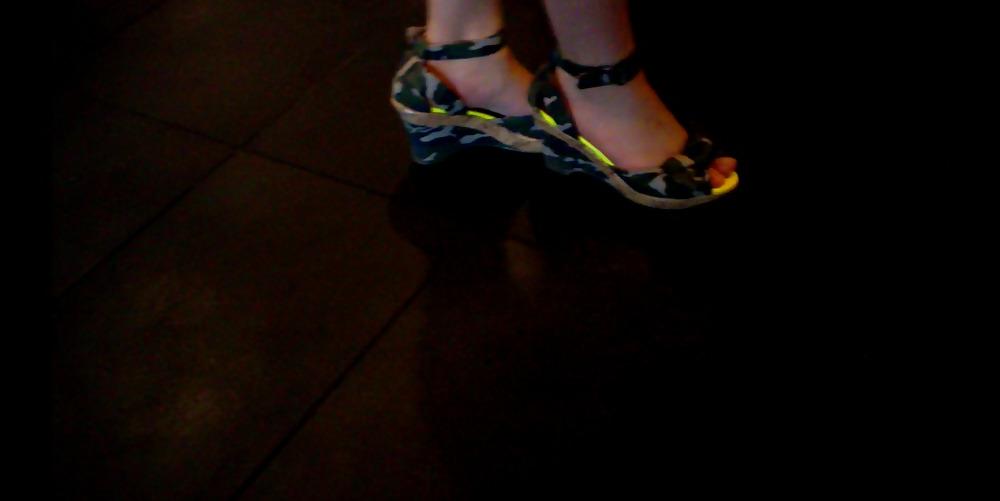 25P Candid voy feet