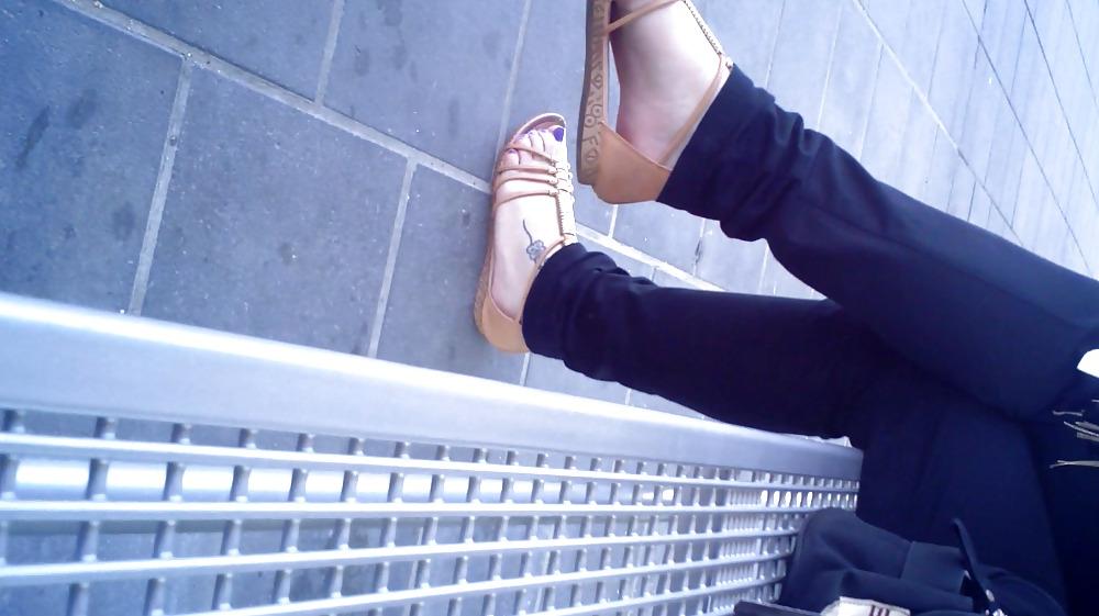 25P Candid voy feet