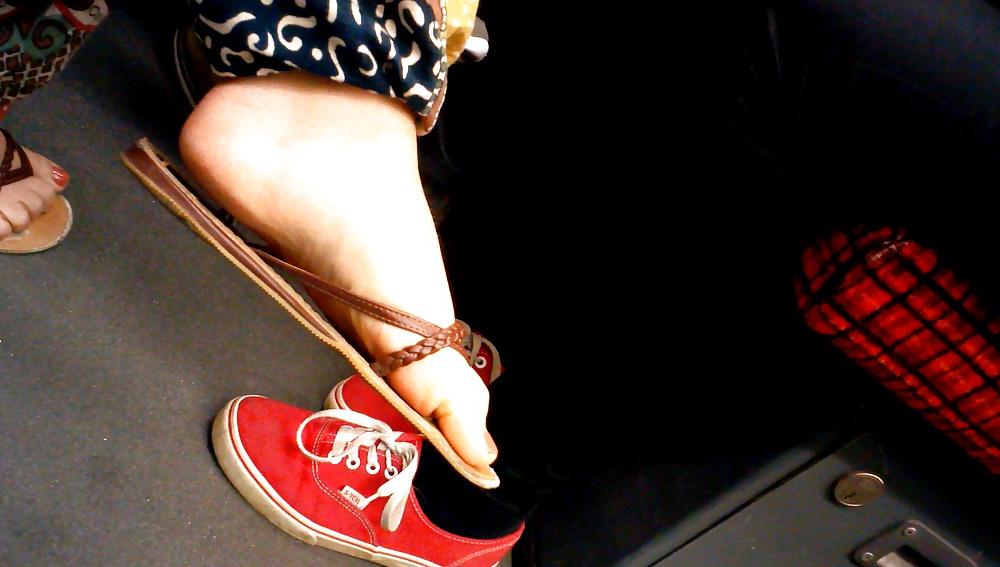 25P Candid voy feet