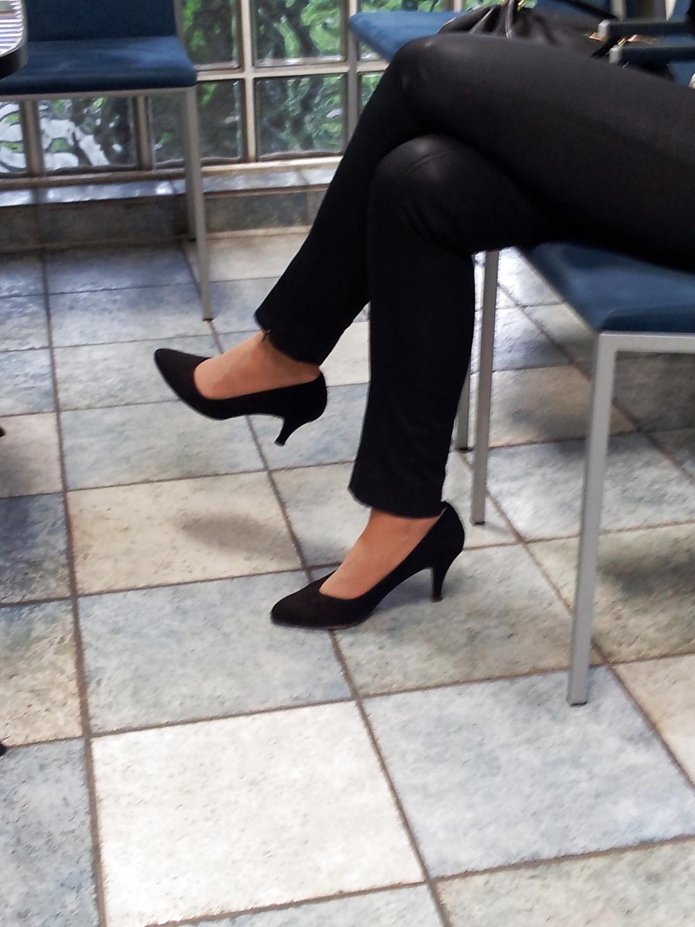 8P Candid girl feet heels shiny leggings