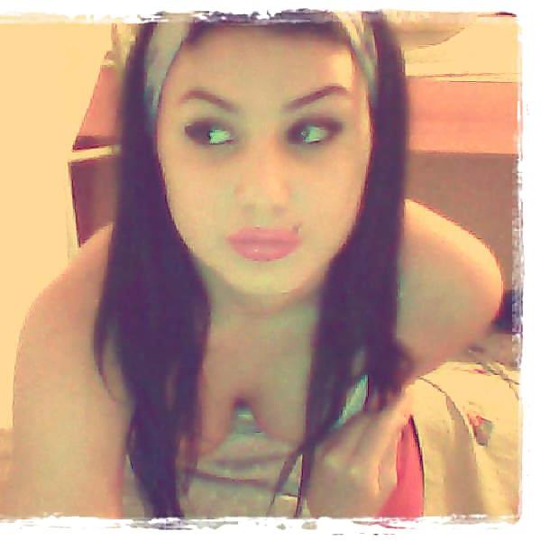 19P Hot teen italin bitch want only CUM
