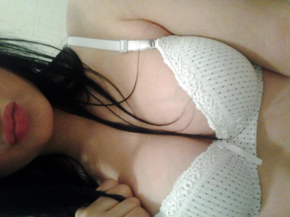 19P Hot teen italin bitch want only CUM