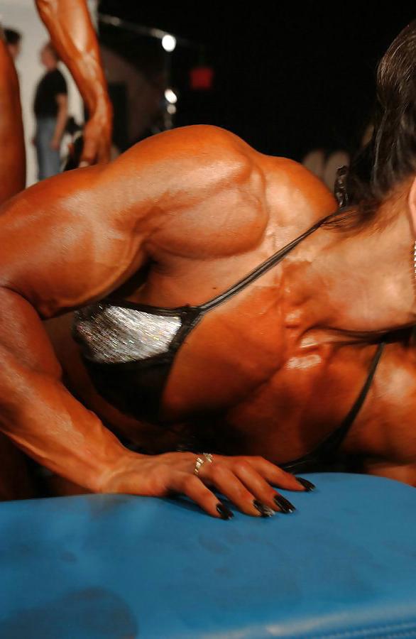 25P Girls with muscles