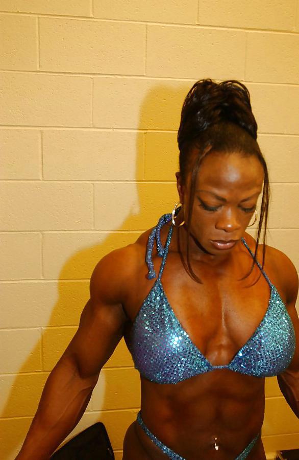 25P Girls with muscles